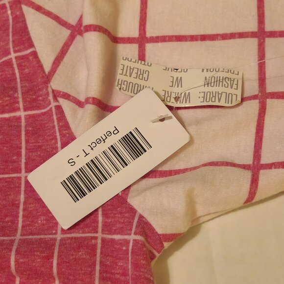 ❤️ 4/$20 New LuLaRoe Perfect T top Women's Small Side slits Pink white squares - Picture 15 of 16